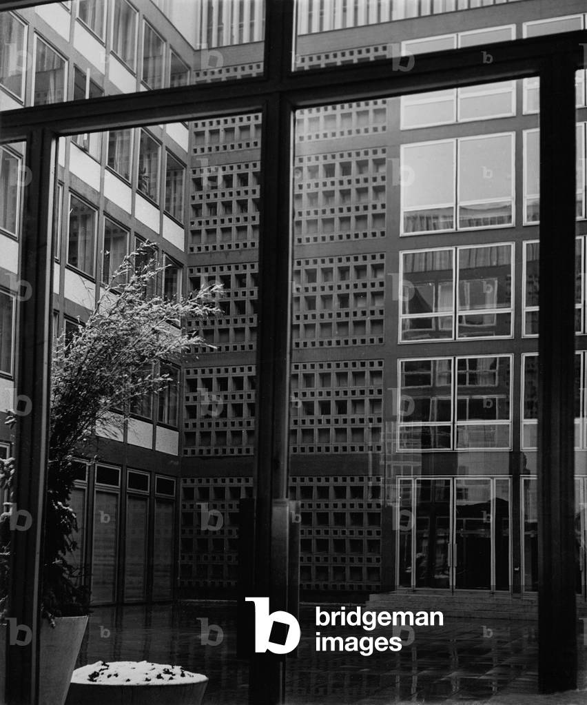 Building architecture (b/w photo)