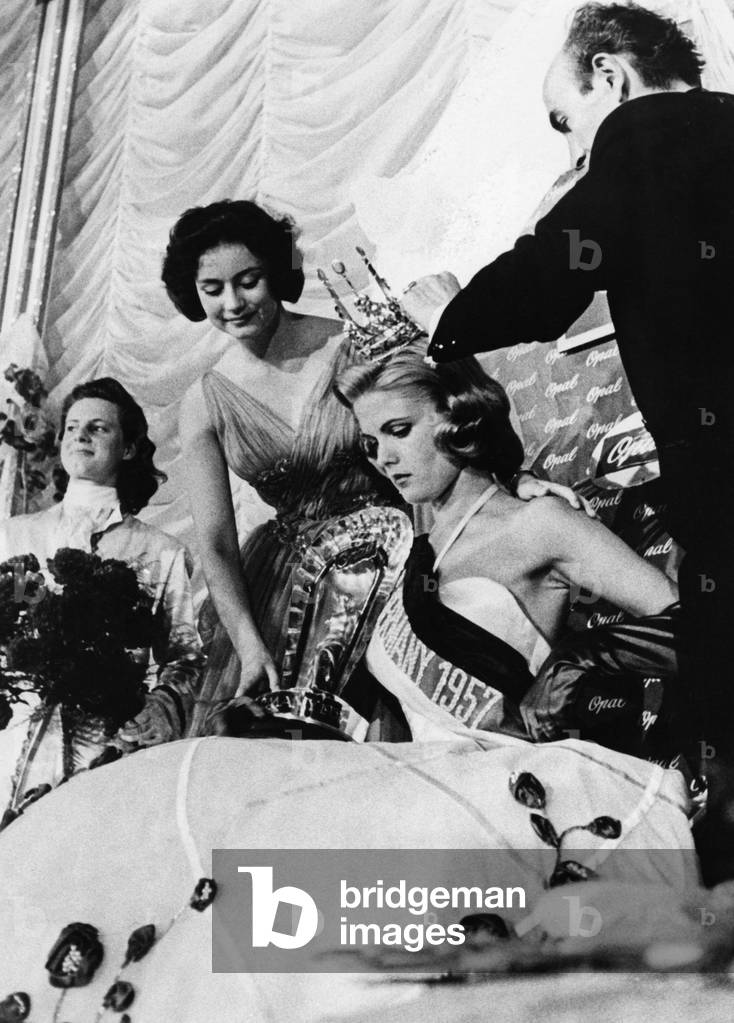Coronation of the beauty queen, 1957 (b/w photo)