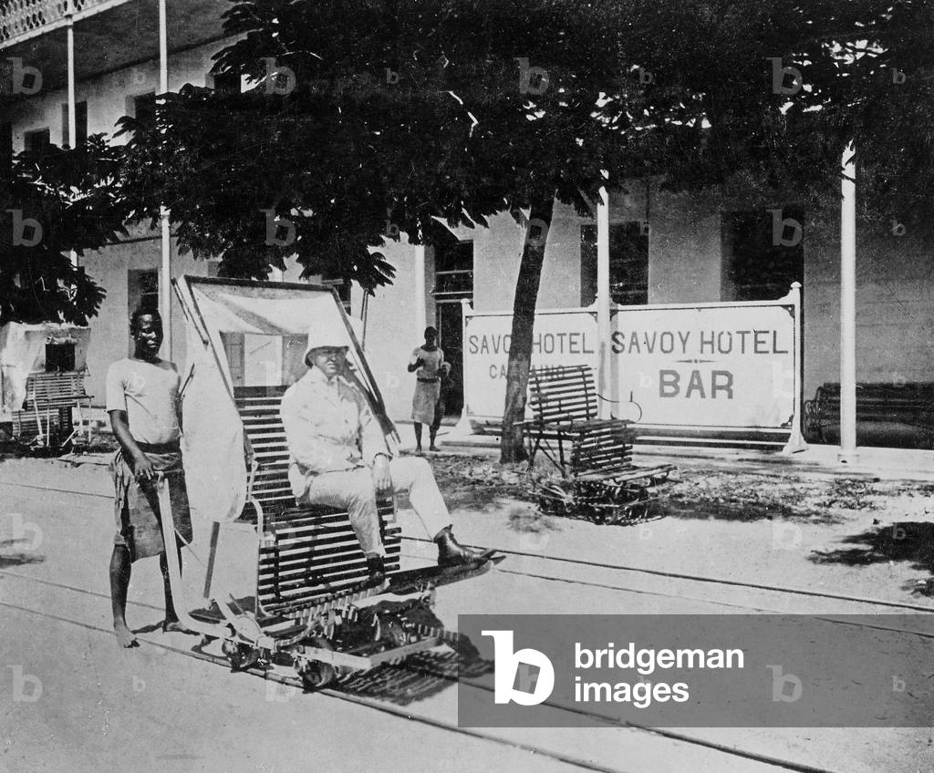 Scene in front of the Savoy Hotel in Beira, 1911 (b/w photo)