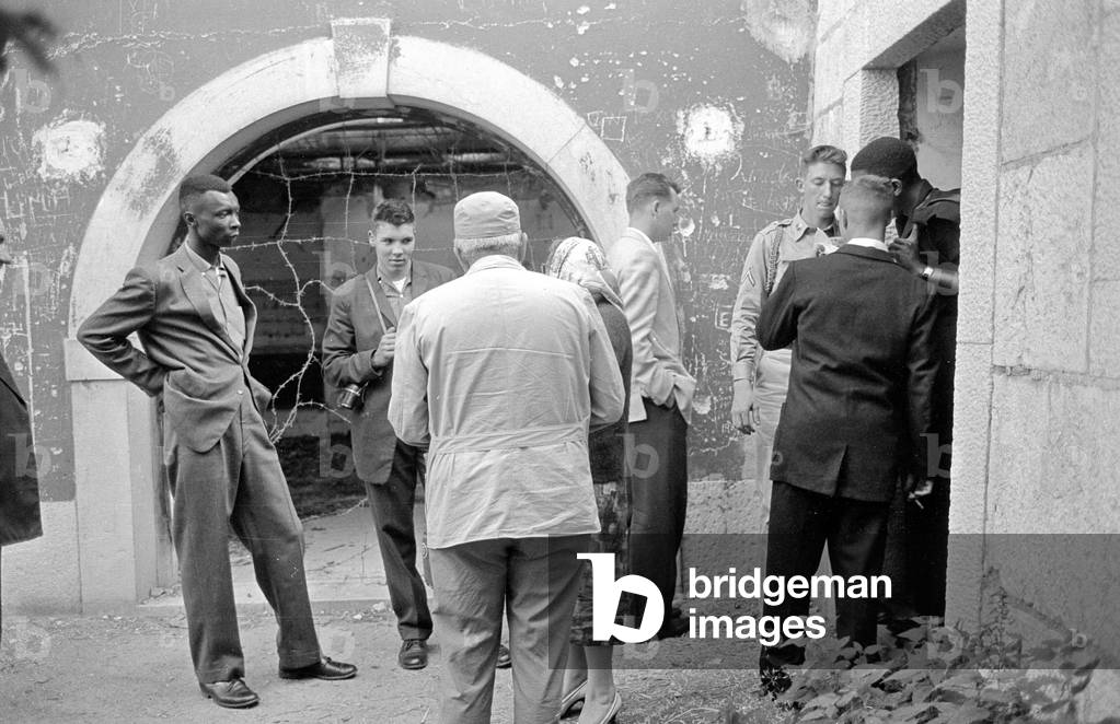 Tourists on the Obersalzberg, 1960 (b/w photo)