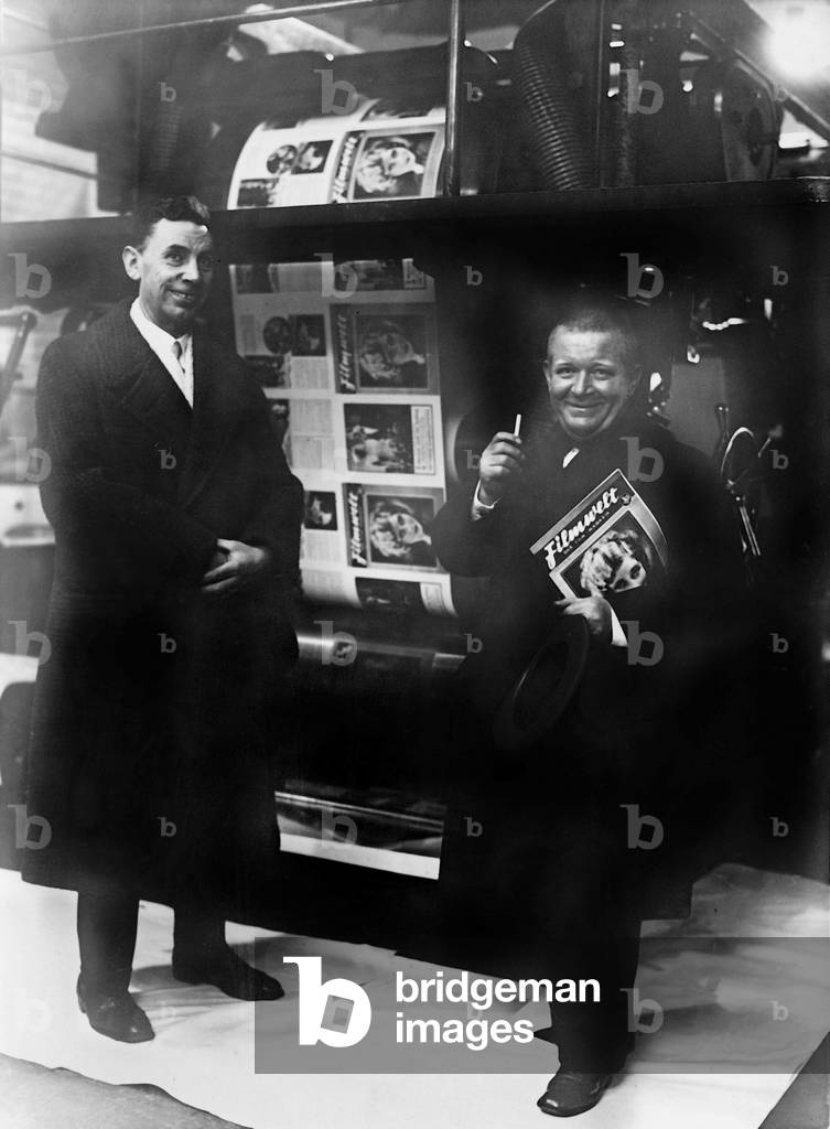 Carl Schenstrom and Harald Madsen in the Scherl House (b/w photo)