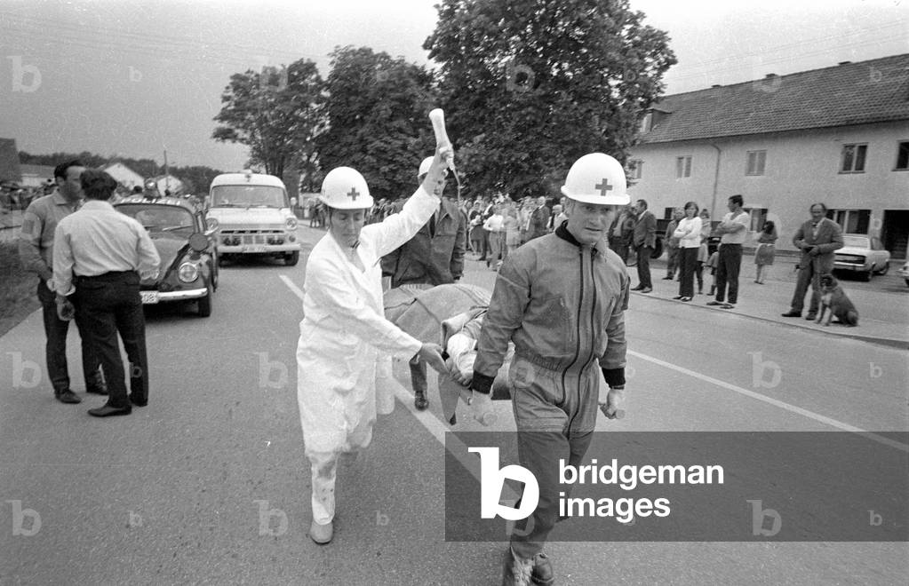Rescue mission by helicopter near Munich, 1976 (b/w photo)