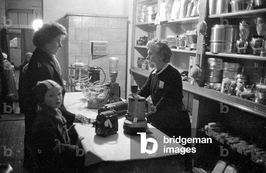 Leipzig at the time of the fair, 1960 (b/w photo)