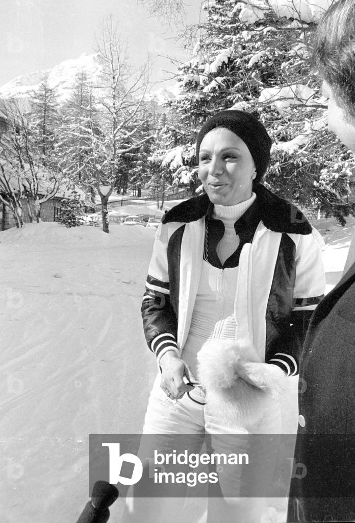 Farah Diba in St. Moritz, 1974 (b/w photo)