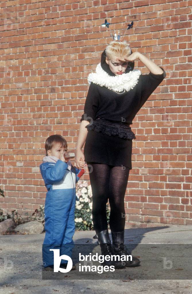 Nina Hagen with her daughter Cosma Shiva in November 1983