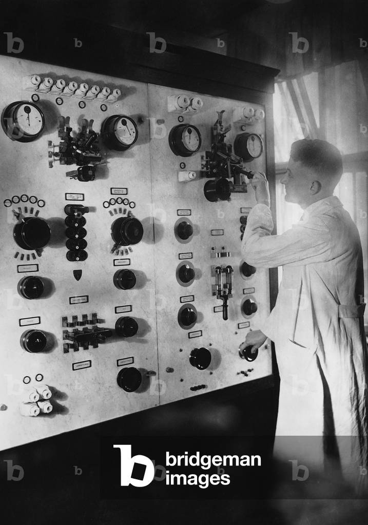 Image telegraphs station, 1930 (b/w photo)