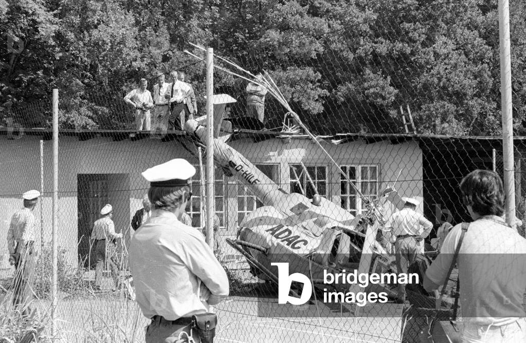 Helicopter crash in Allach, 1971 (b/w photo)