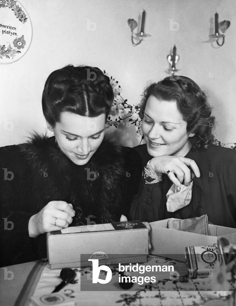 Olga Chekhova and her daughter Ada, 1940 (b/w photo)