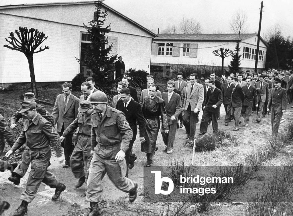 German soldiers in Andernach, 1956 (b/w photo)