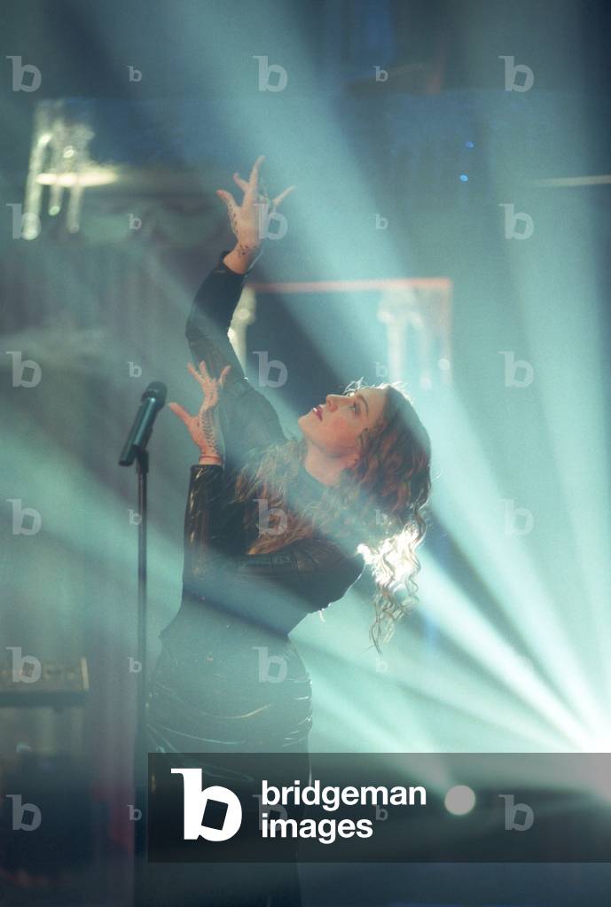 Madonna performing at Duisburg, 28th February 1998 (photo)