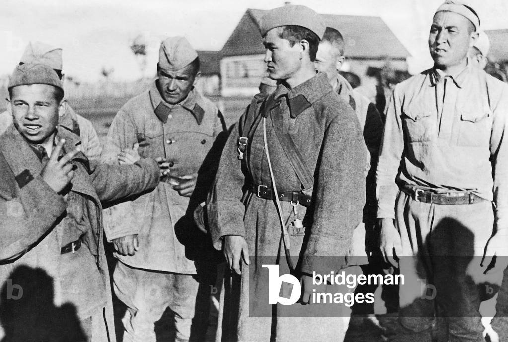 Captured soldiers of the Red Army, 1941 (b/w photo)
