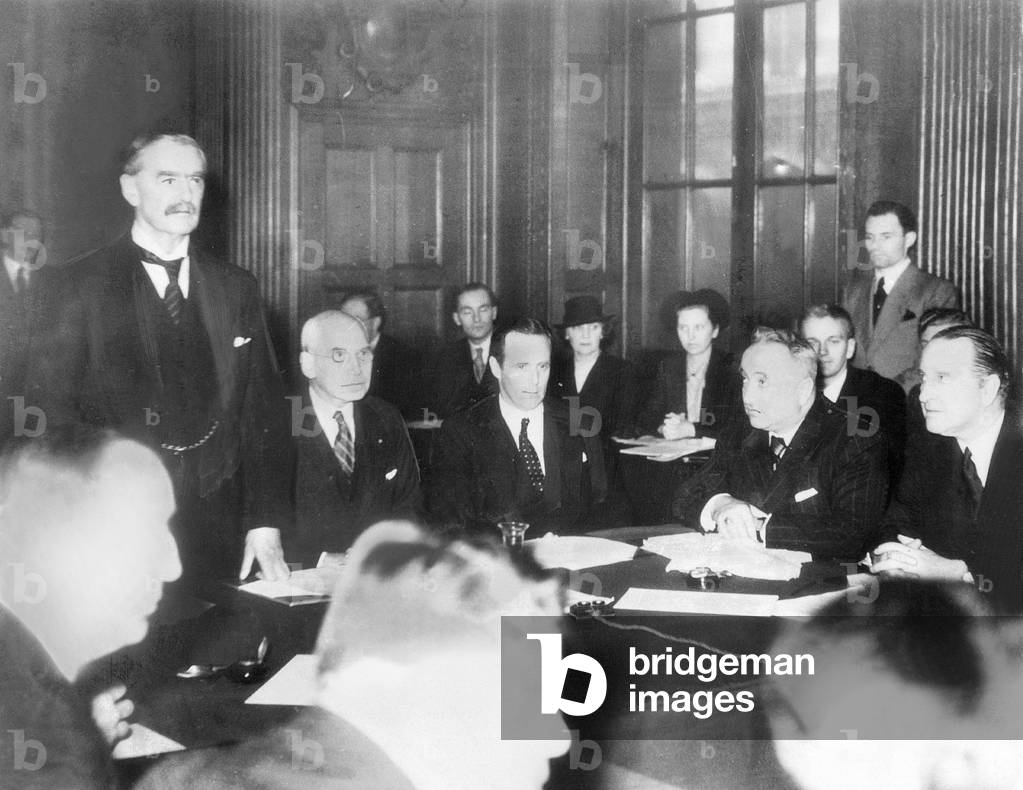 Neville Chamberlain, Gustav Town Kirby, earl de la Warr, Robert Ley, Noel Curtis-Bennett, 1939 (b/w photo)
