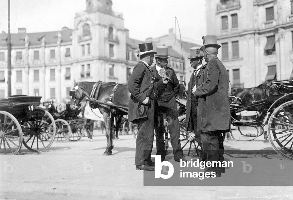 Cab drivers in Munich (b/w photo)