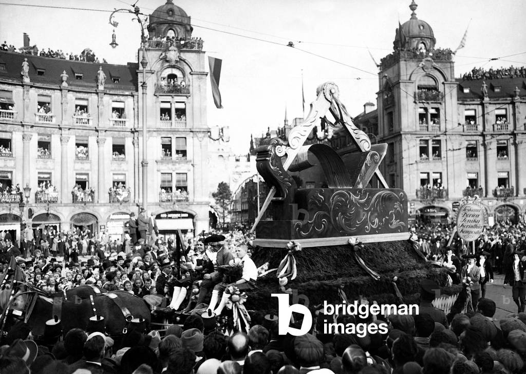 Opening of the Deutsches Museum, 1925 (b/w photo)