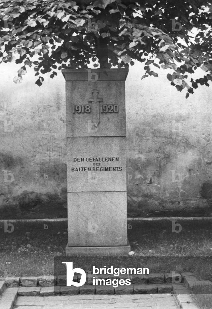 Monument in the Baltics, around the 1920s