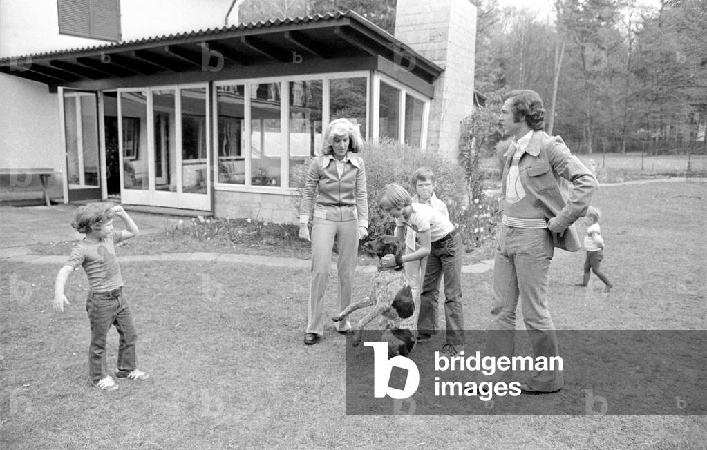 The Beckenbauer family, 1974 (b/w photo)