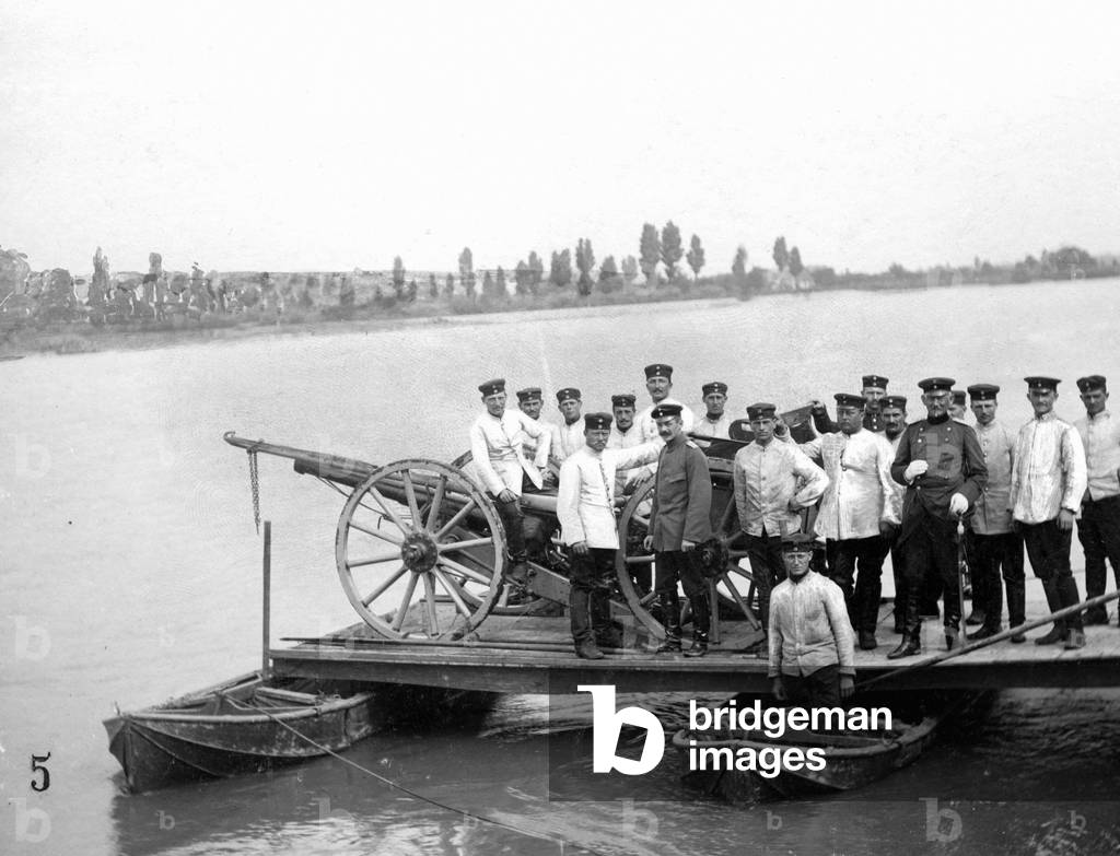 Exercises of the Field Artillery Regiment, around 1900 (b/w photo)