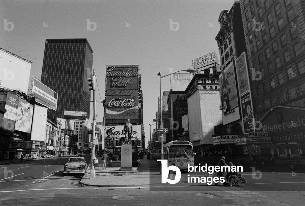 Times Square in New York City (b/w photo)