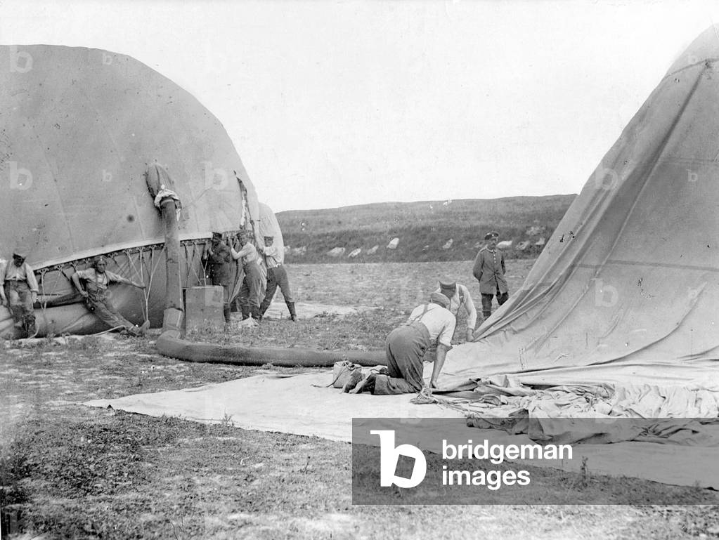 German moored balloon is filled, 1917 (b/w photo)