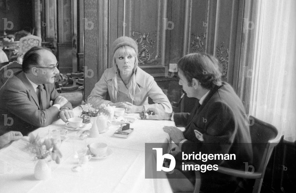 Elke Sommer with John Hyams in Berlin, 1966 (b/w photo)