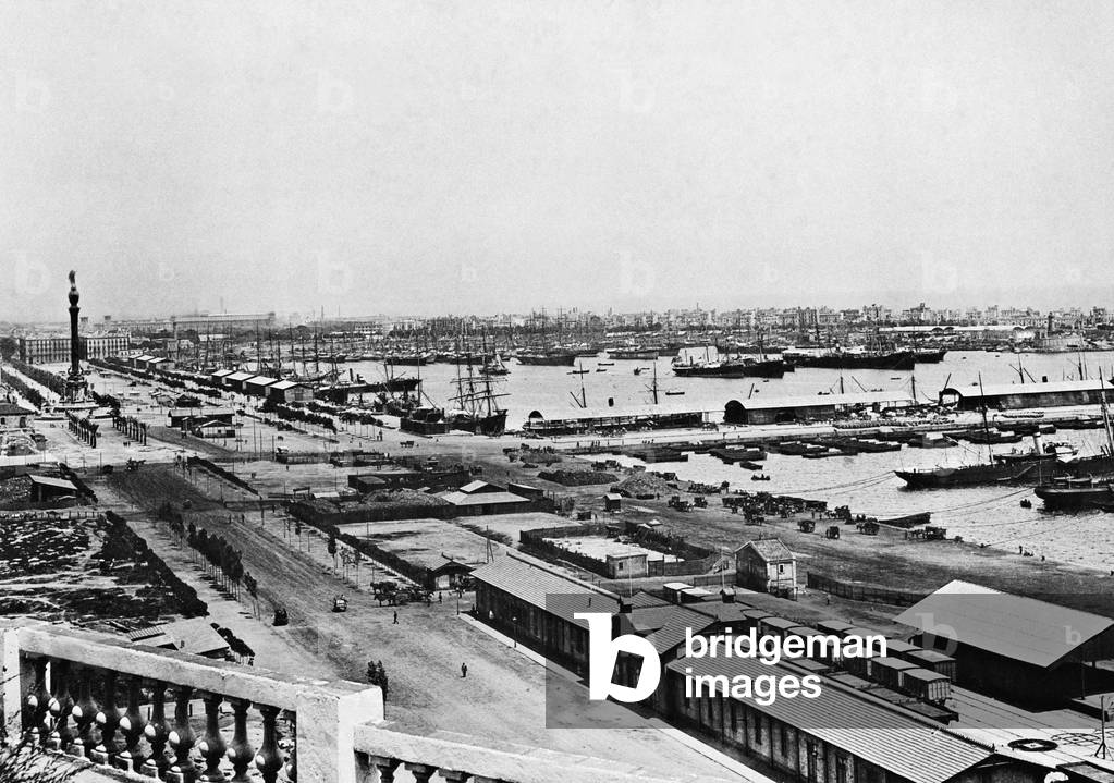 Port of Barcelona, 1895 (b/w photo)