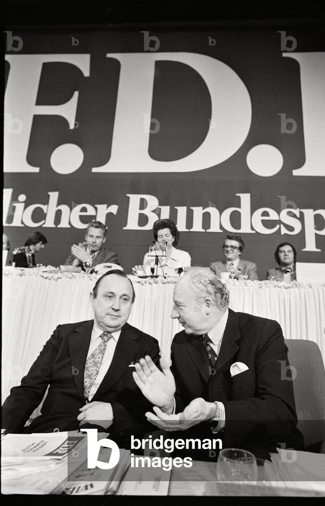 Walter Scheel at the party congress of the FDP, 1971 (b/w photo)
