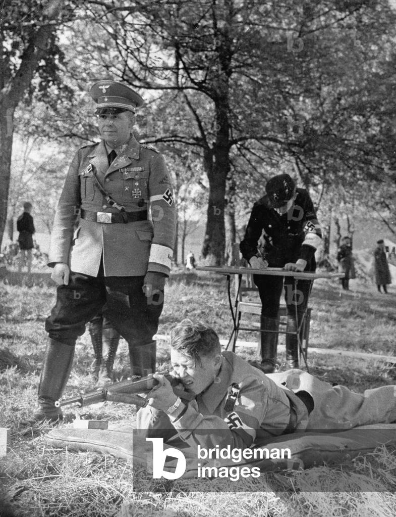 Training of Hitler Youth members during the Second World War, 1940 (b/w photo)