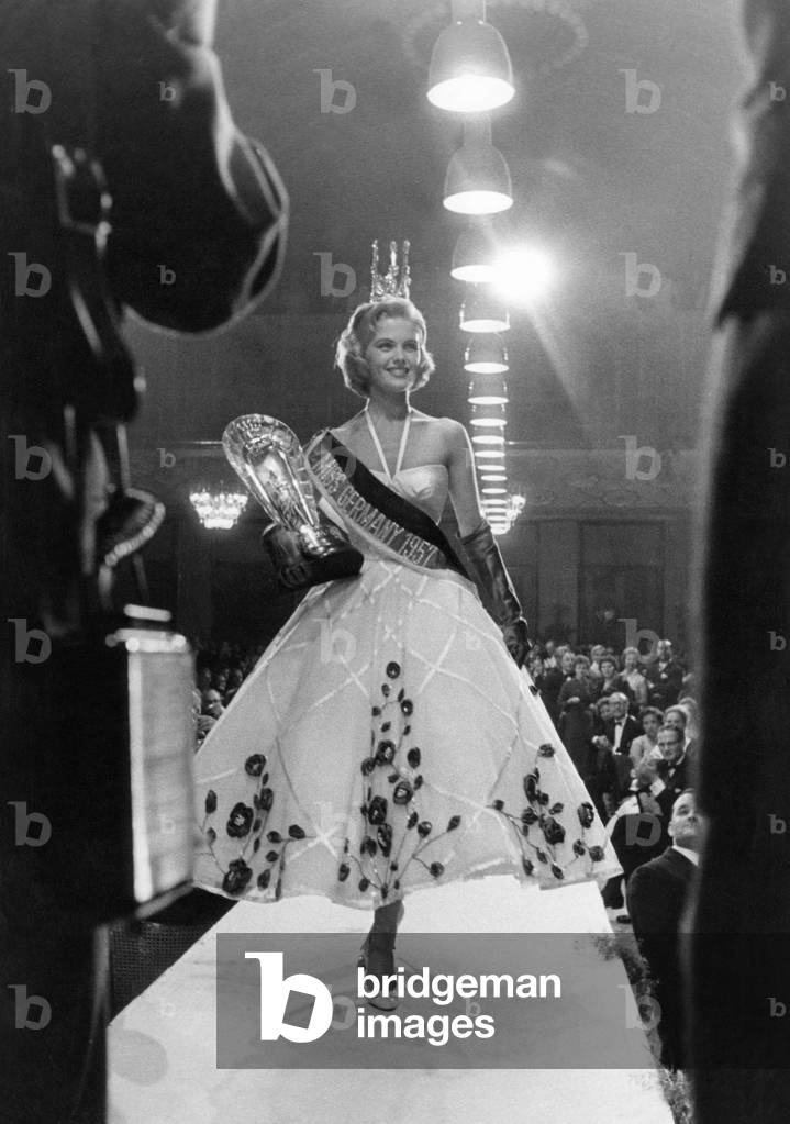Miss Germany 1957 (b/w photo)