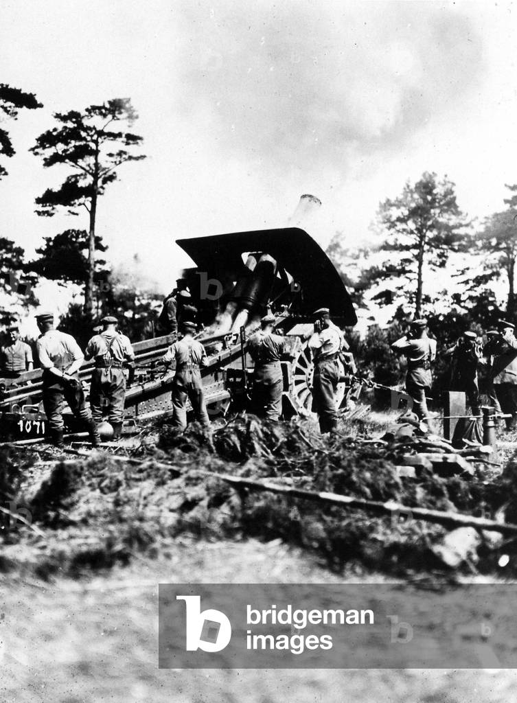 German mortar firing, Eastern front, 1914 (b/w photo)