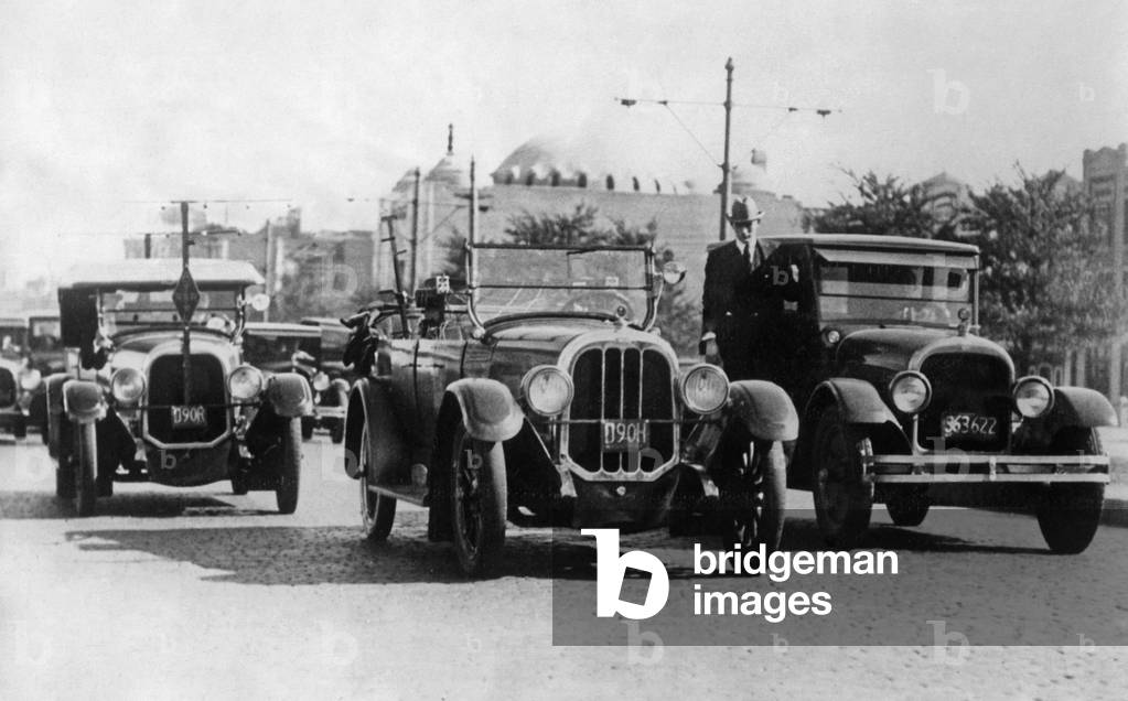 Remote controlled car, 1925