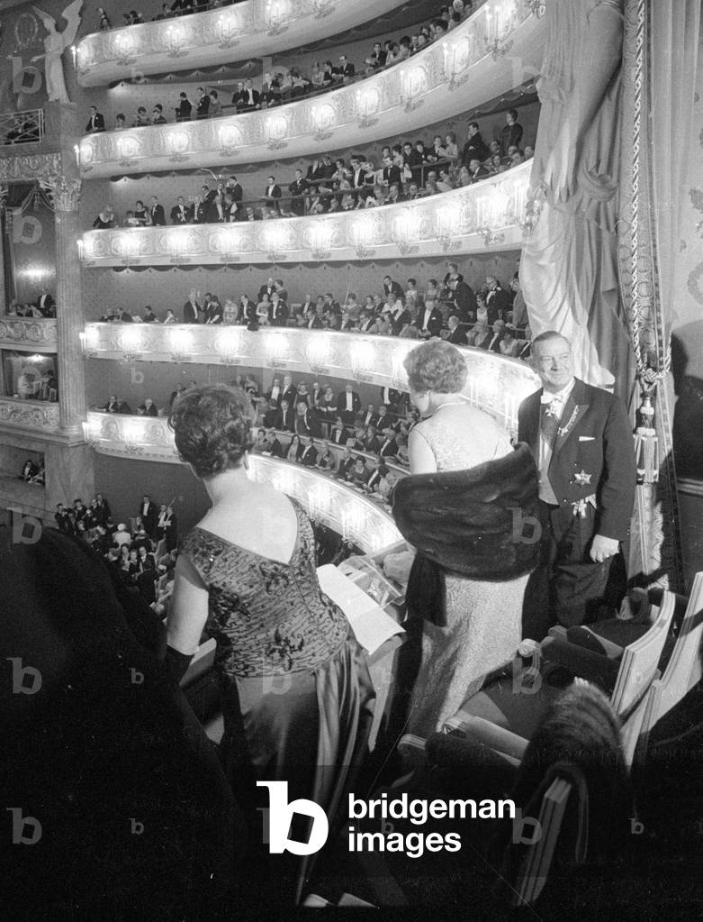 Alfons Goppel at the reopening of the Munich National Theatre, 1963 (b/w photo)