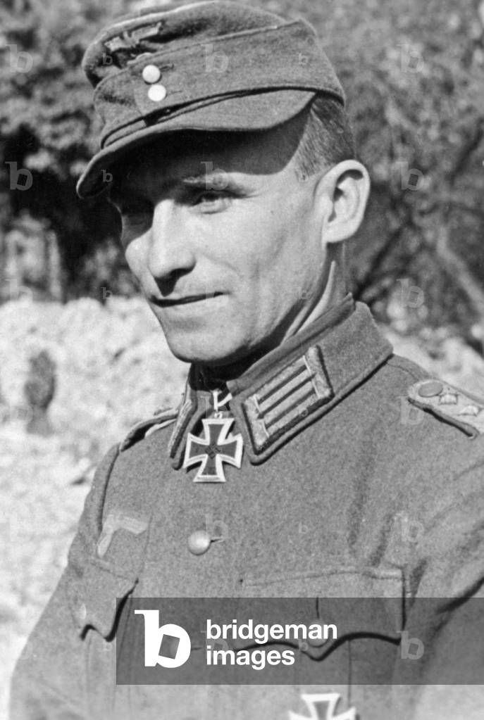 Knight's Cross bearer Heinz Breitschneider, 1943 (b/w photo)