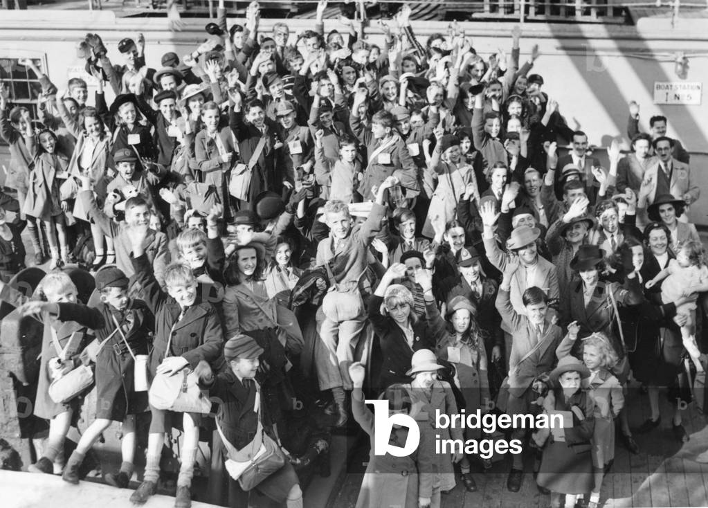 British evacuees (b/w photo)