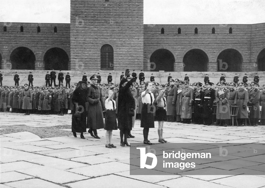 General Schmundt (b/w photo)