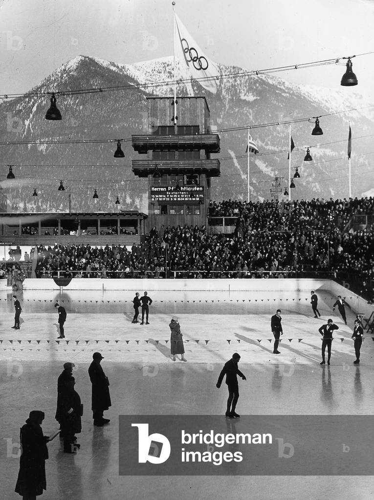 Figure skating at the Olympic winter gamees in Garmisch-Partenkirchen, 1936 (b/w photo)