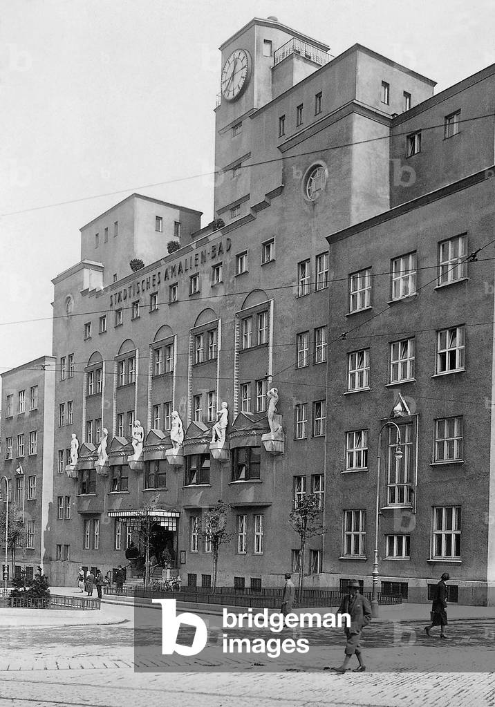 Amalienbad in Vienna, 1932 (b/w photo)