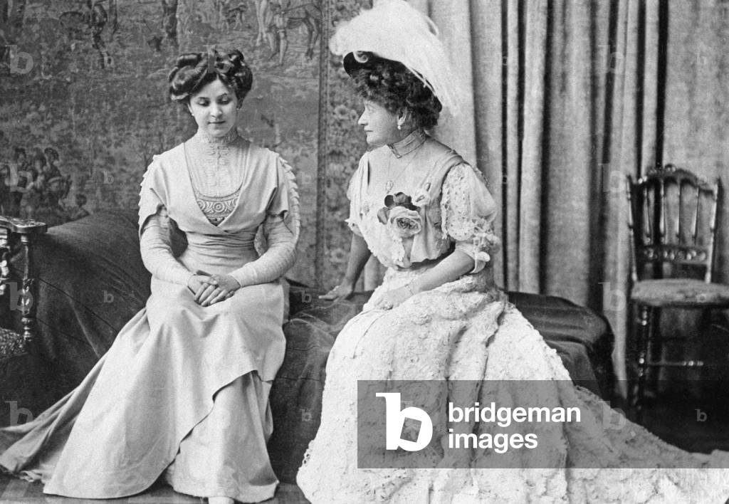 Mother and daughter before the first ball, 1905 (b/w photo)