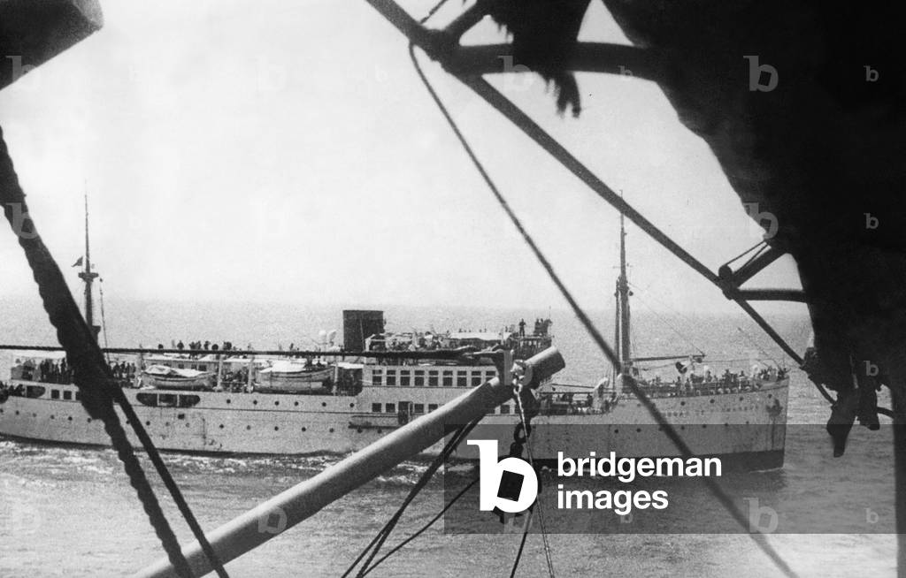 Republican steamer lands in Porto Cristo, Mallorca, 1936