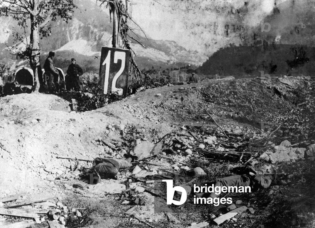 Italian emplacement after a charge, 1917 (b/w photo)