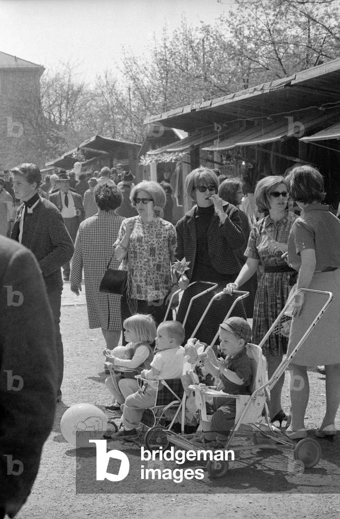 The Auer Dult in Munich, 1965 (b/w photo)