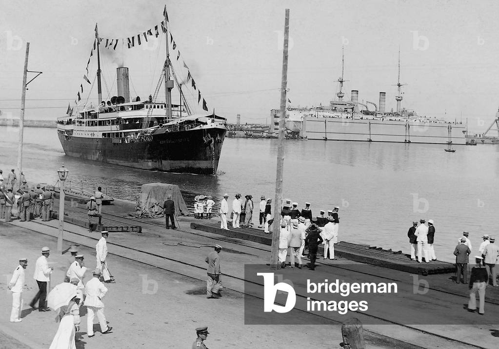 Arrival of the passenger ship 'Admiral Tirpitz' in the harbor of Tsingtao, 1906 (b/w photo)