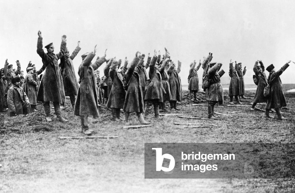 Russian soldiers surrender to the Germans, 1915 (b/w photo)