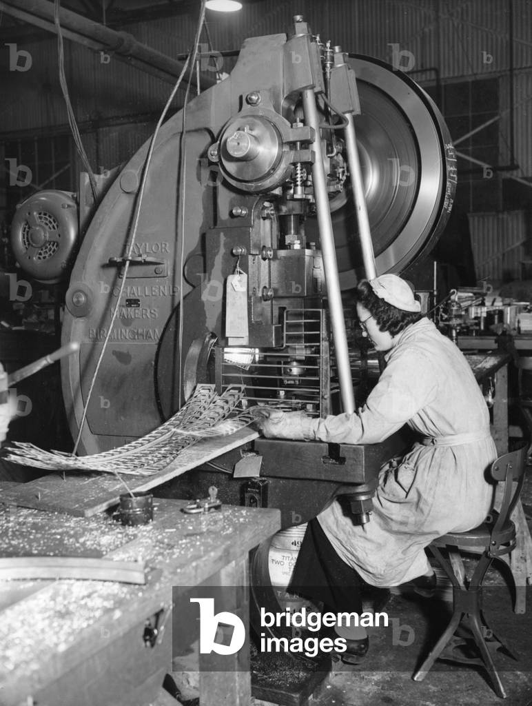 Defense industry in Great Britain, 1941 (b/w photo)