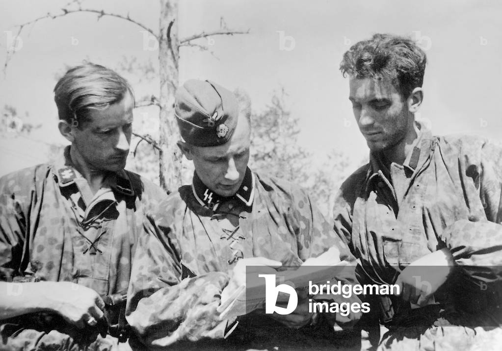 Flemish soldiers of the Waffen SS on the Eastern front, 1942 (b/w photo)