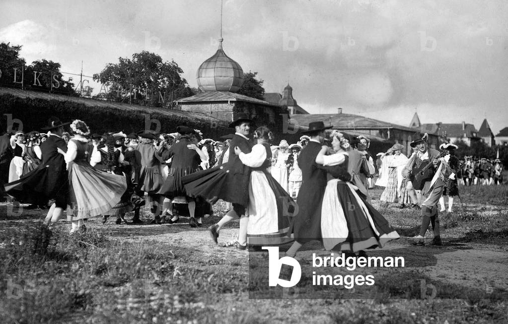Dance at the Artist's festival in Munich, 1914 (b/w photo)