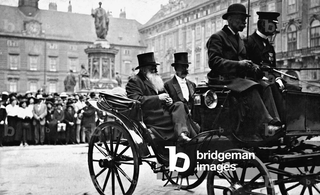Gustav Gross and Kurt Jukel in Vienna, 1917 (b/w photo)