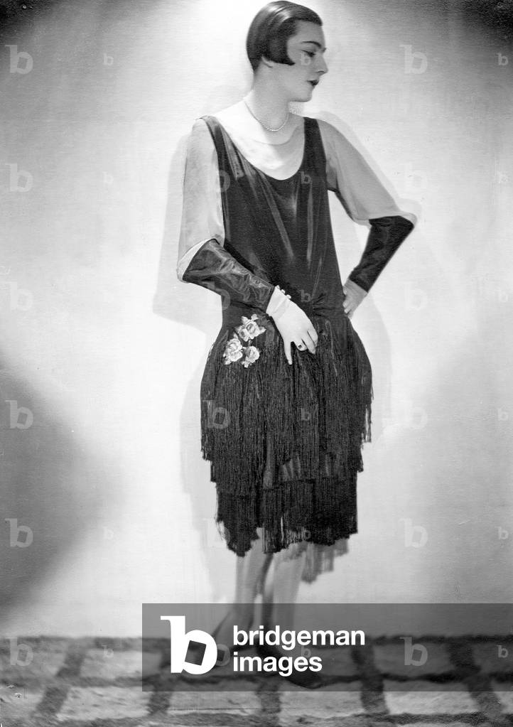 Women's fashion, 1927 (b/w photo)