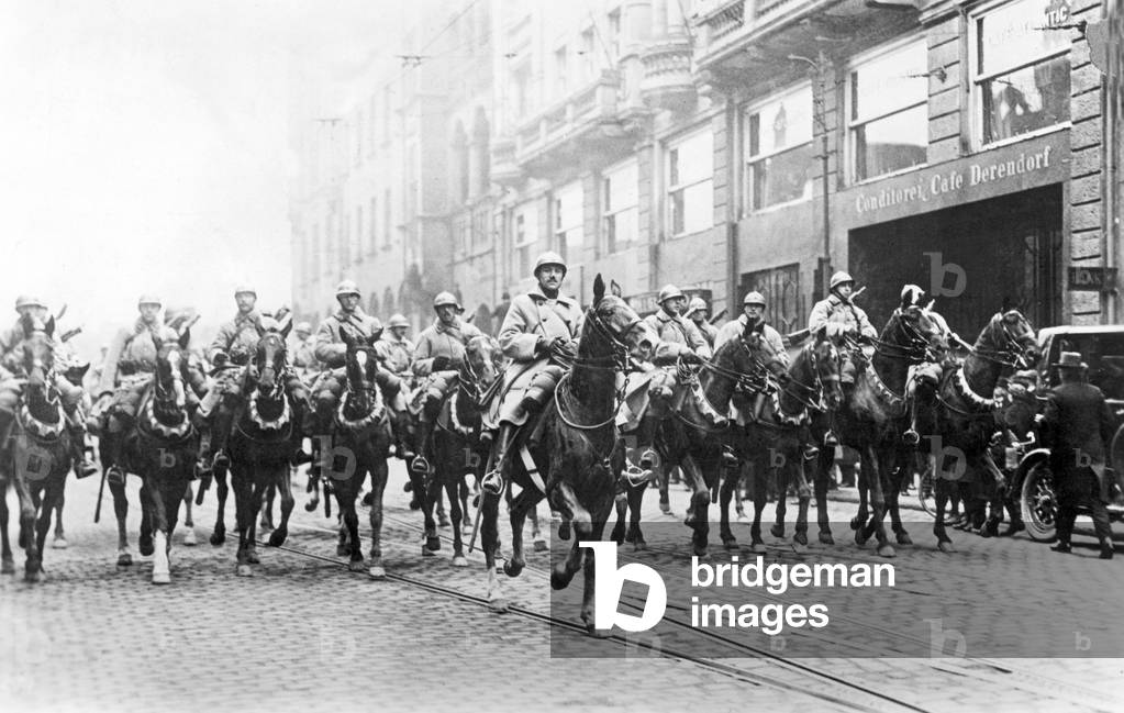 Invasion of French dragoons in Essen, 1923