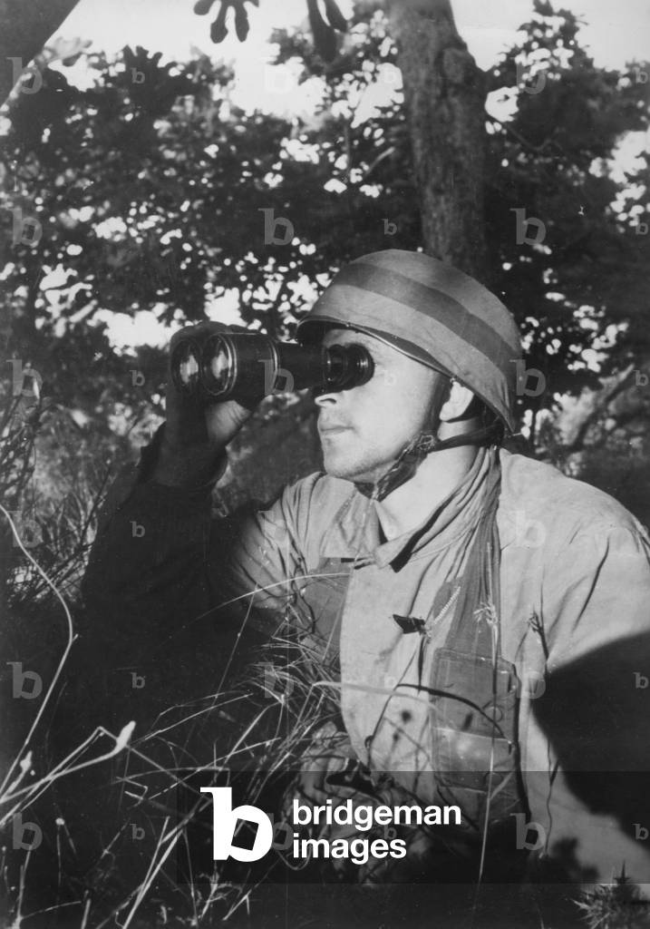 German paratroopers in Crete, 1941 (b/w photo)