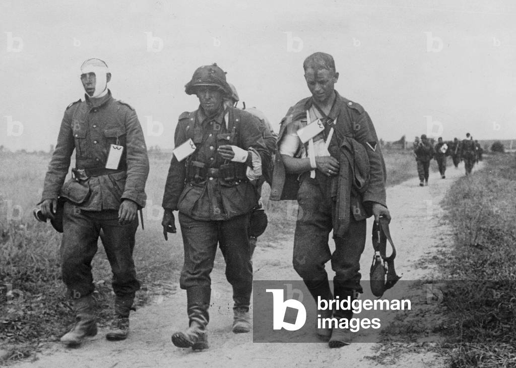 Wounded German soldiers, 1943 (b/w photo)